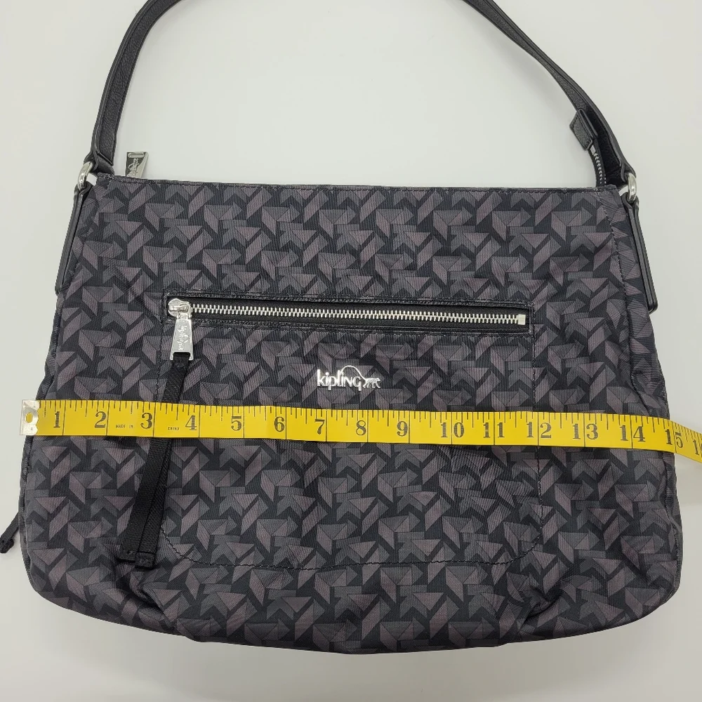 Kipling Sadie Hobo Shoulder Bag Lightweight Pockets Zippers Expandable Pockets